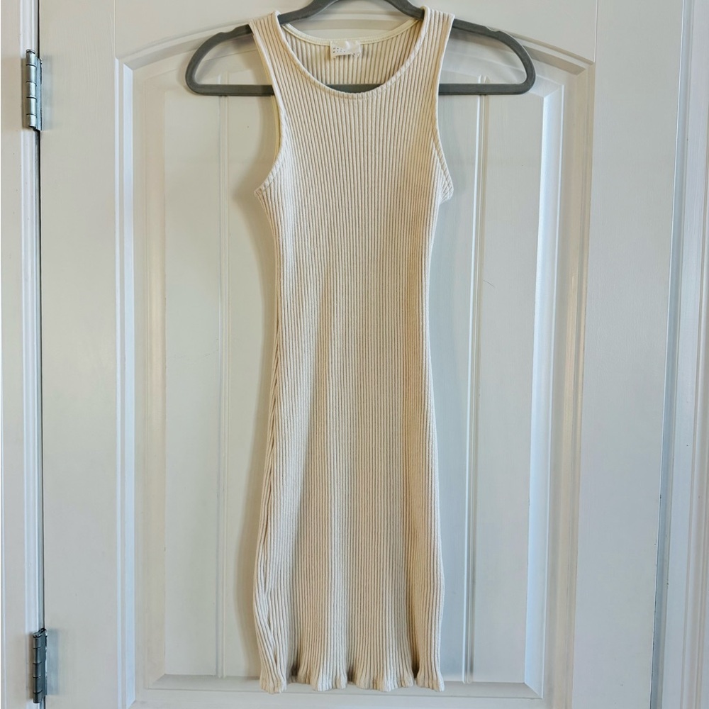 Chic Sleeveless Beige Dress